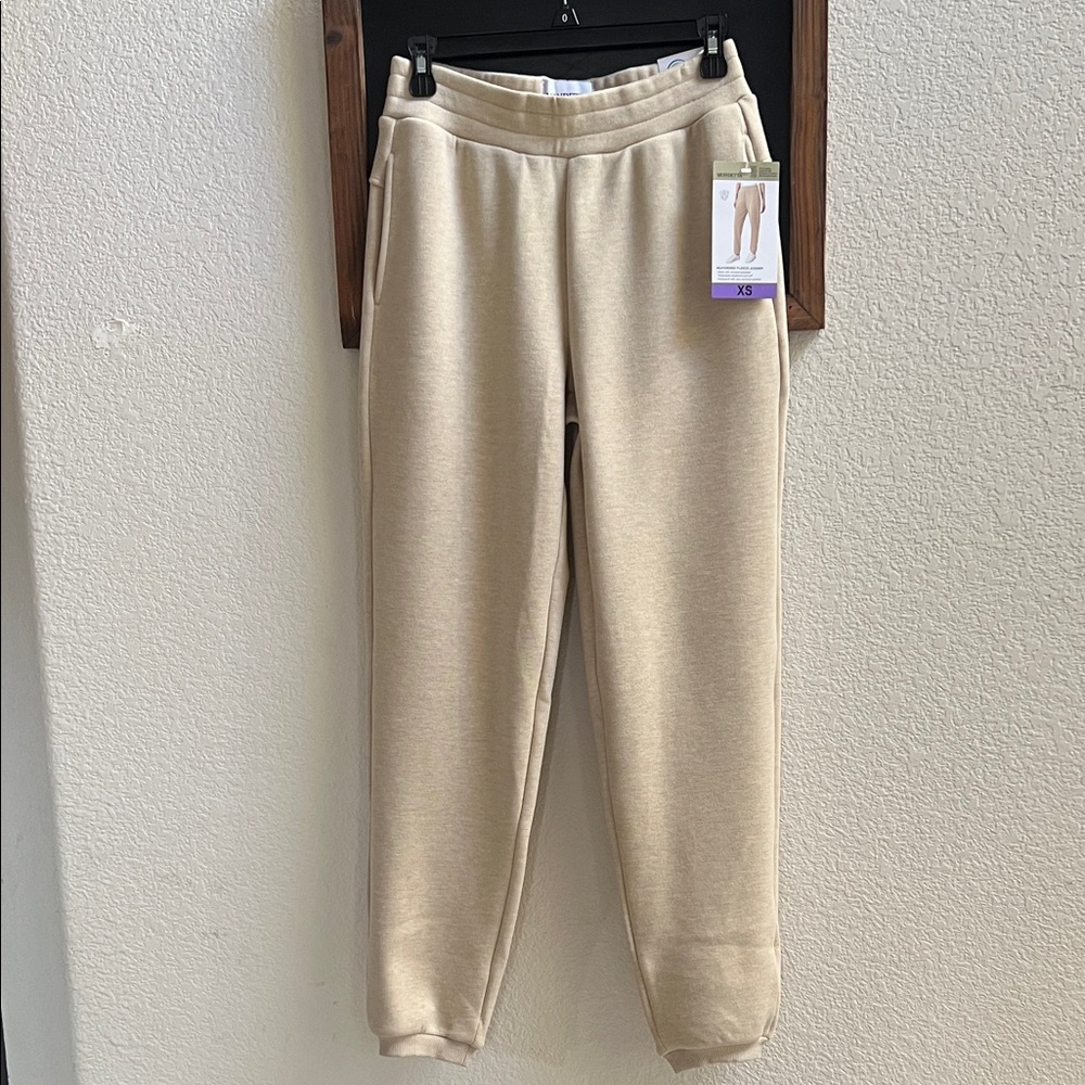 Mondetta Women's Fleece Joggers keeps